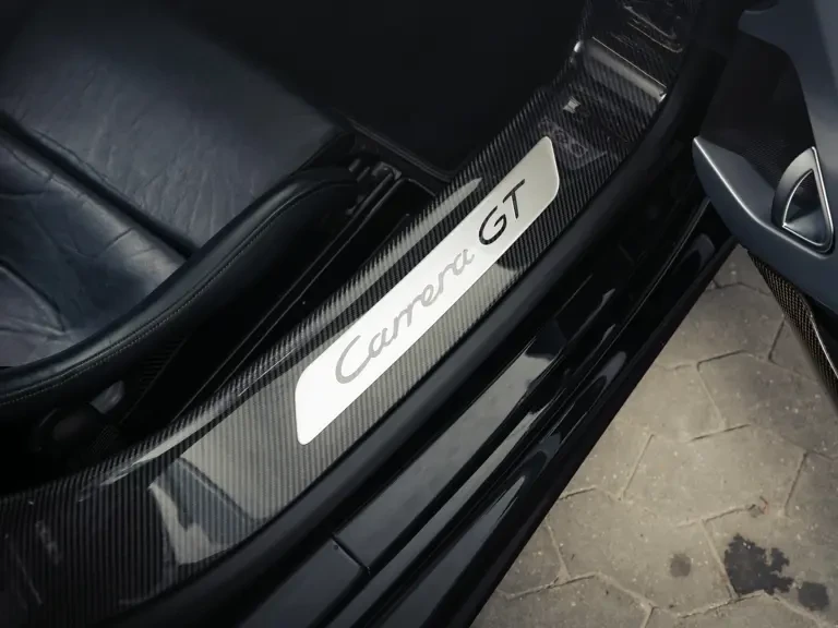2005 Porsche Carrera GT - Image 27 of 31