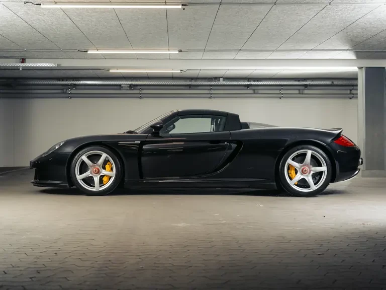 2005 Porsche Carrera GT - Image 9 of 31