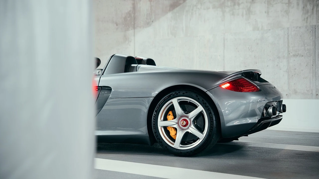 2005 Porsche Carrera GT - Image 30 of 31