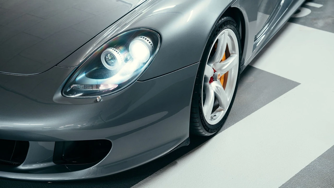 2005 Porsche Carrera GT - Image 19 of 31