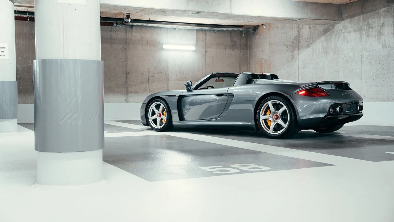 2005 Porsche Carrera GT - Image 9 of 31