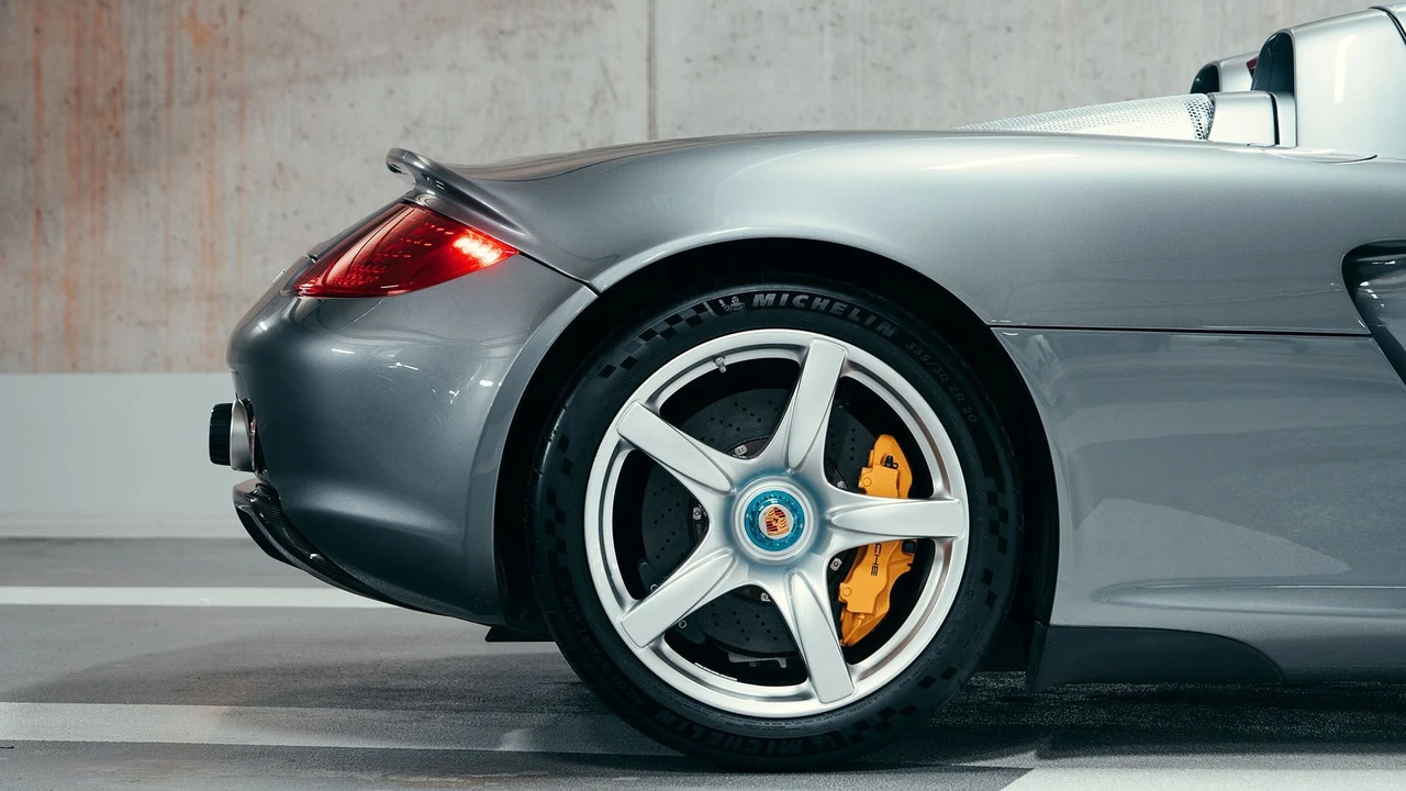 2005 Porsche Carrera GT - Image 24 of 31