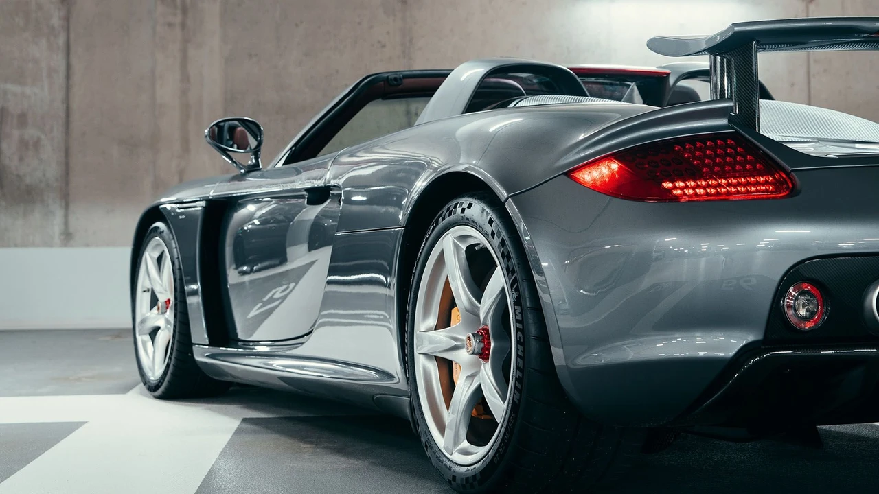 2005 Porsche Carrera GT - Image 23 of 31