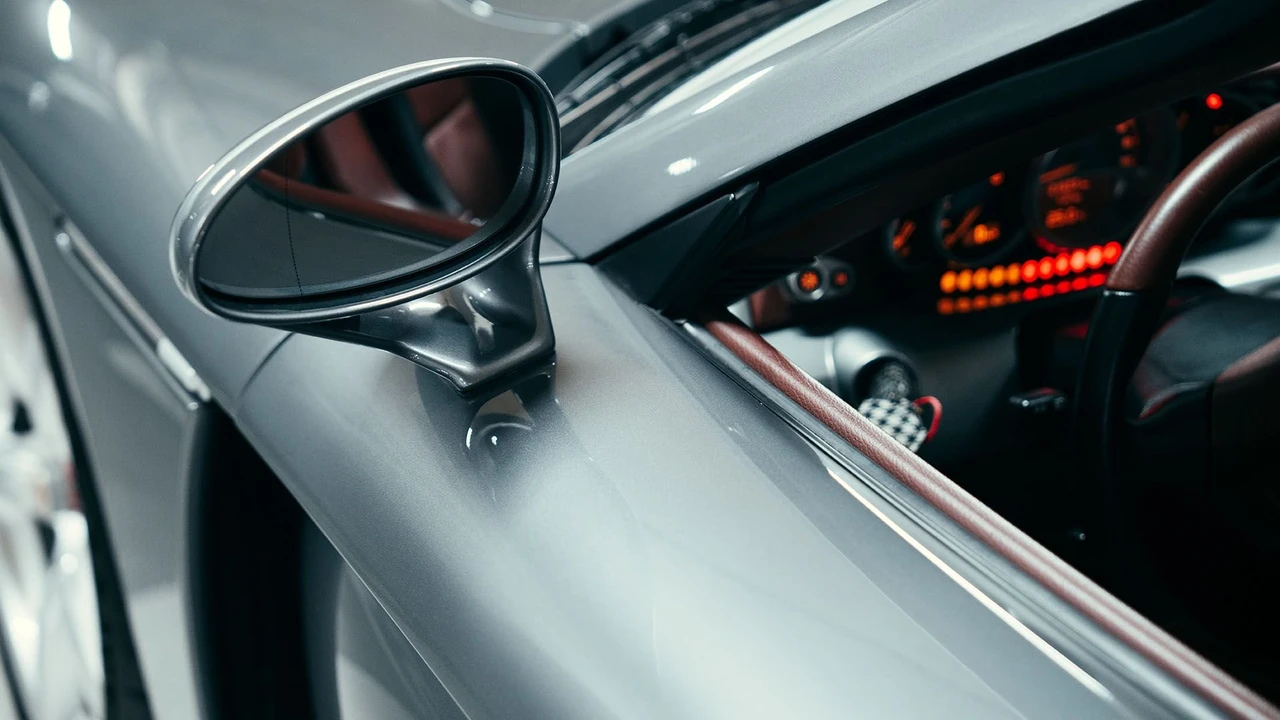 2005 Porsche Carrera GT - Image 16 of 31