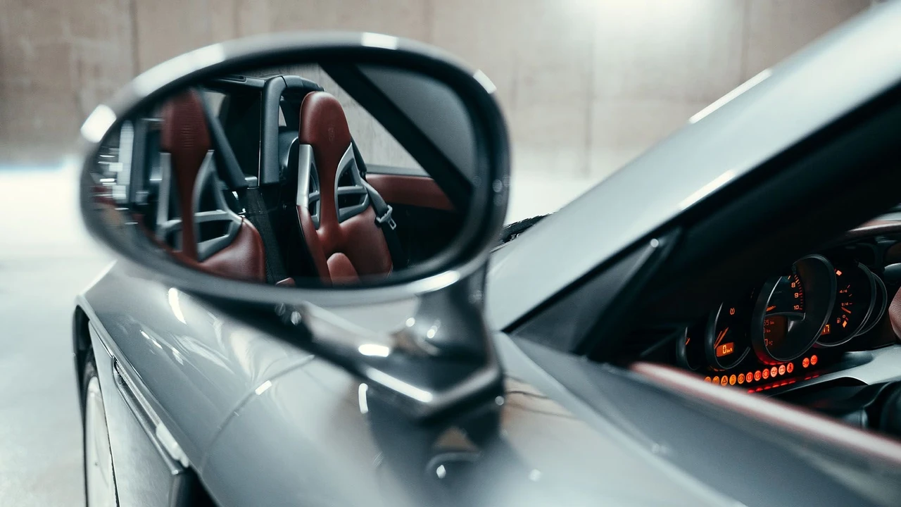 2005 Porsche Carrera GT - Image 17 of 31