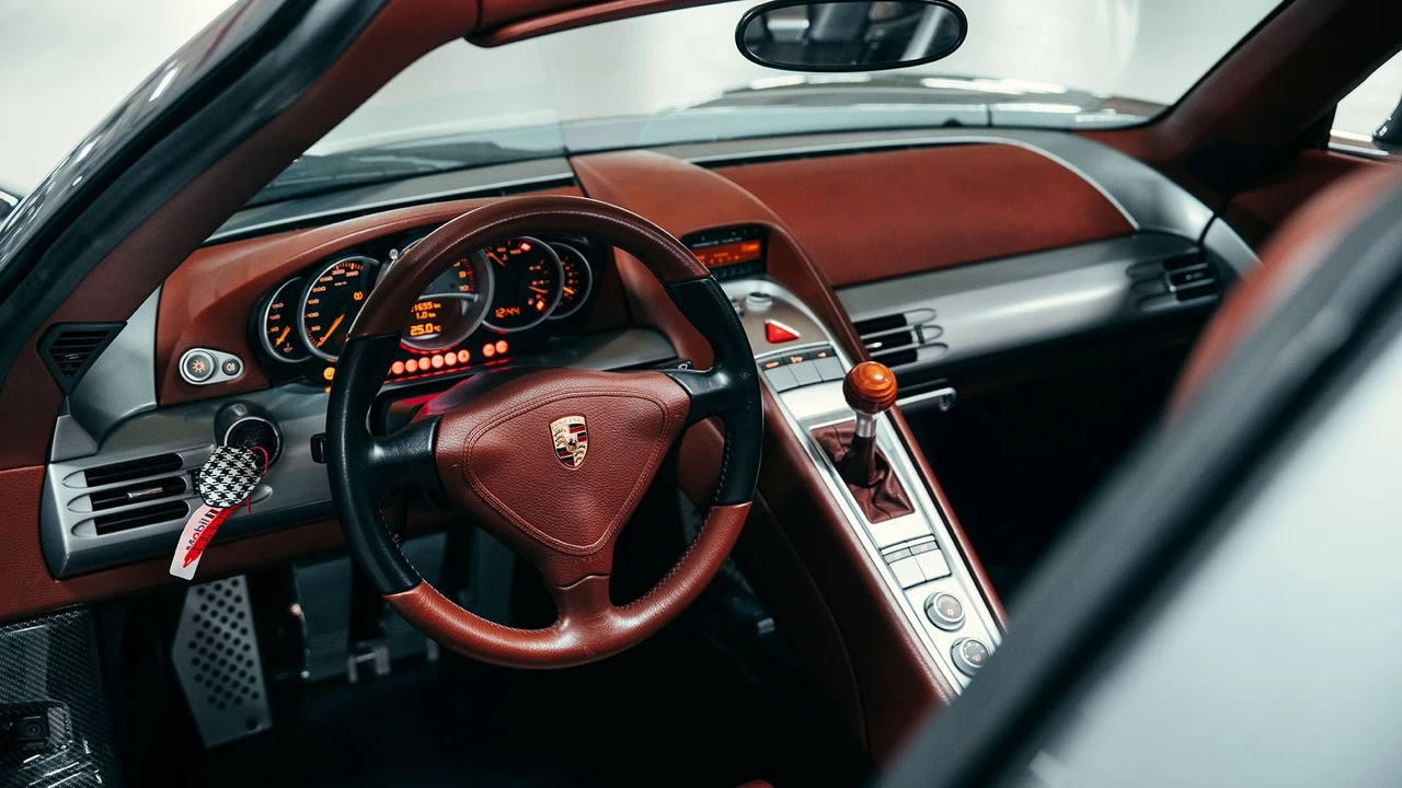 2005 Porsche Carrera GT - Image 3 of 31