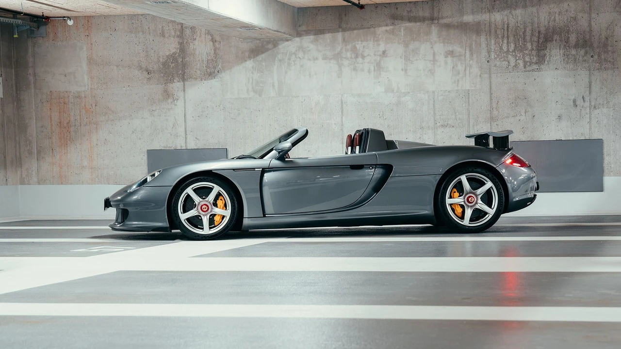 2005 Porsche Carrera GT - Image 2 of 31