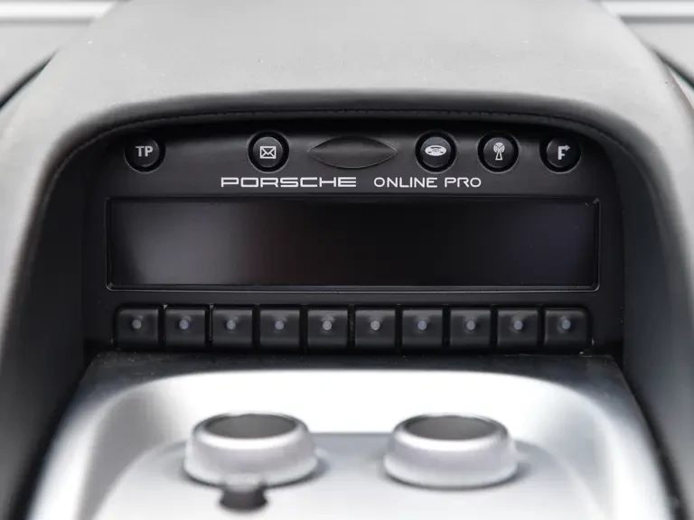 2005 Porsche Carrera GT - Image 21 of 24