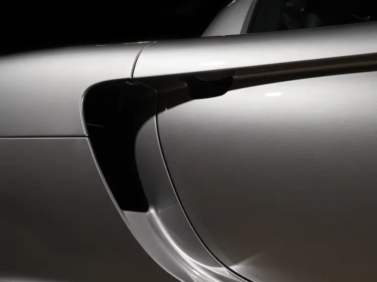 2005 Porsche Carrera GT - Image 23 of 27