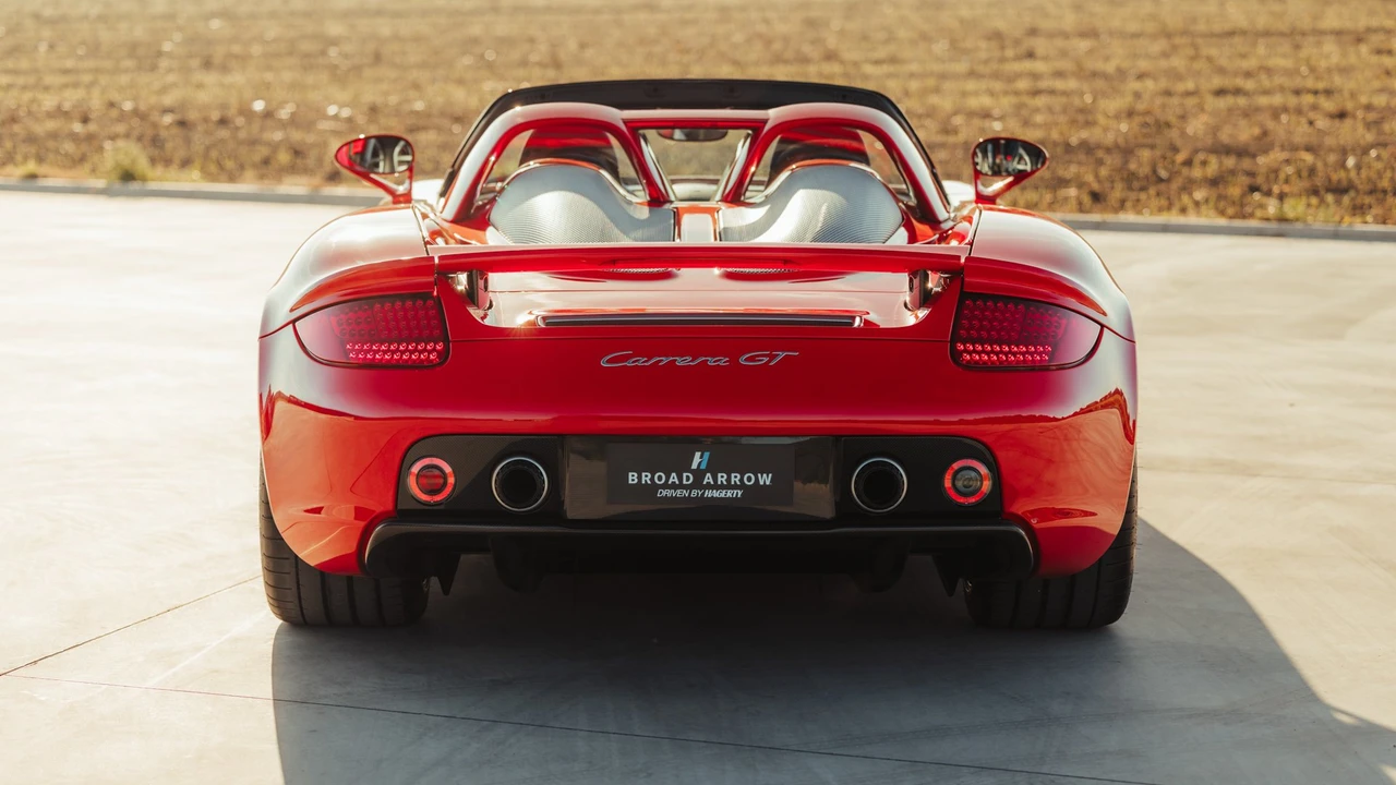 2005 Porsche Carrera GT - Image 26 of 31