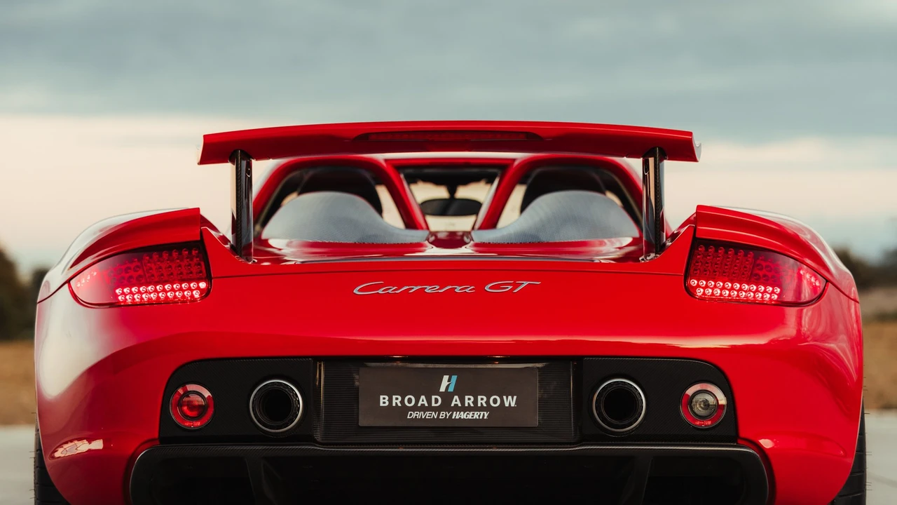 2005 Porsche Carrera GT - Image 22 of 31