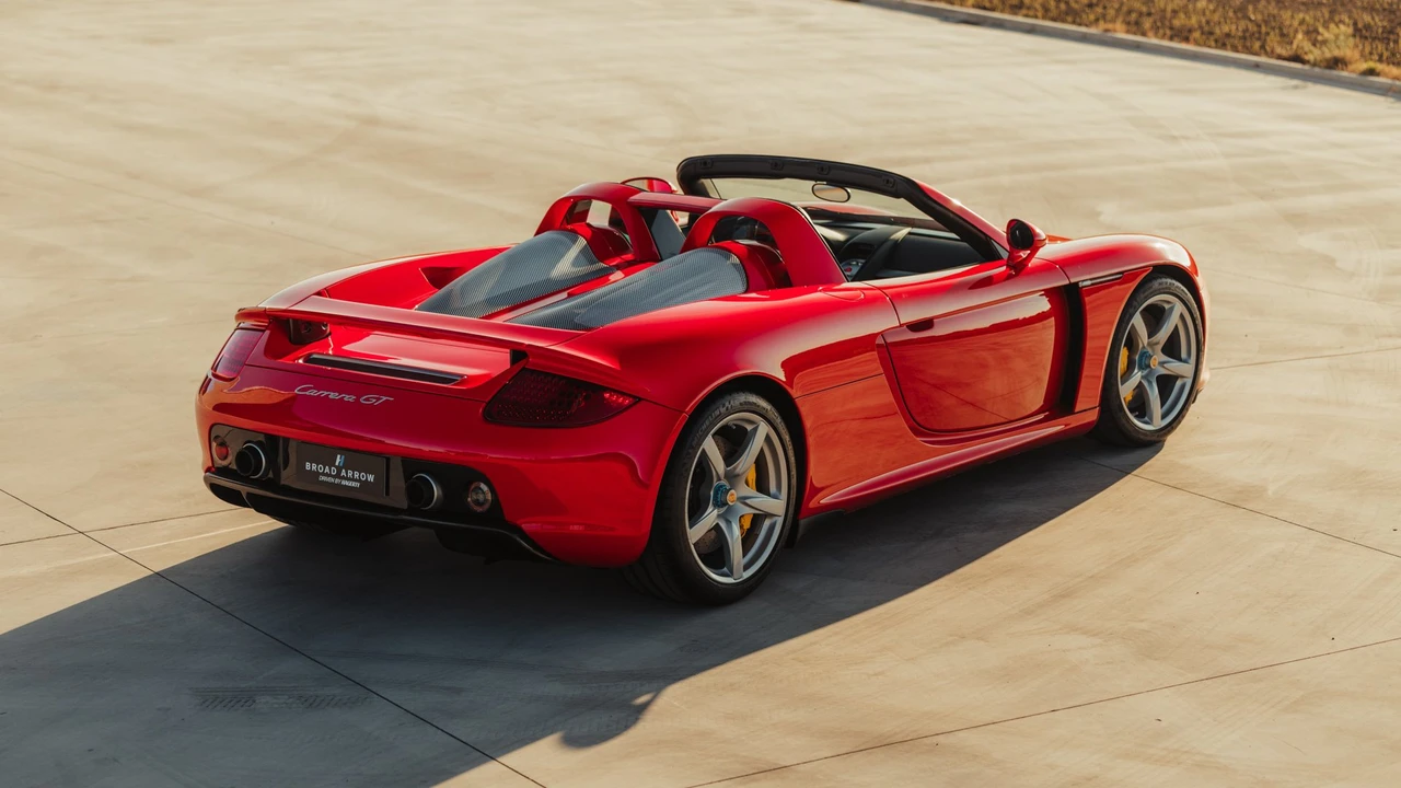 2005 Porsche Carrera GT - Image 25 of 31