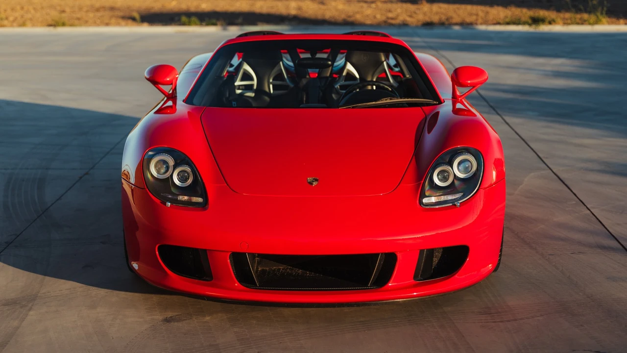 2005 Porsche Carrera GT - Image 13 of 31