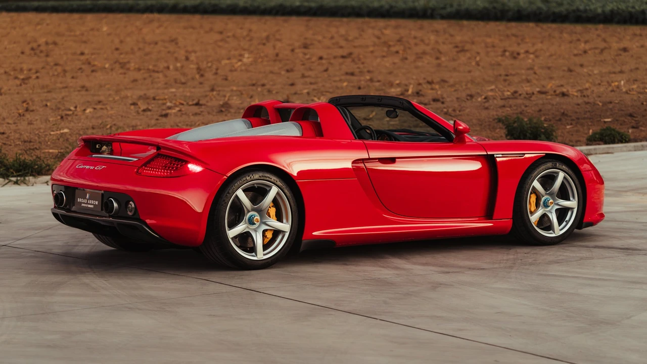 2005 Porsche Carrera GT - Image 5 of 31