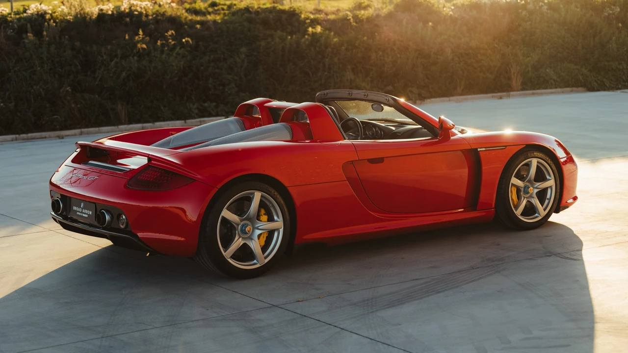 2005 Porsche Carrera GT - Image 16 of 31