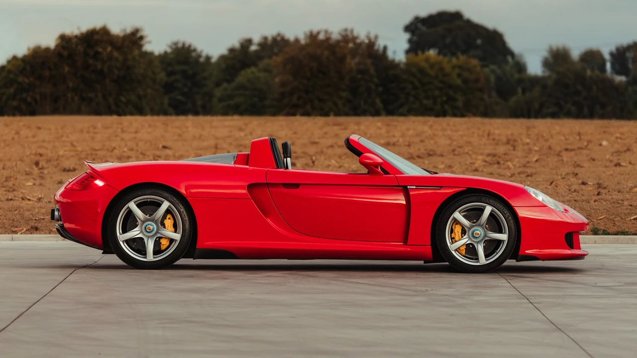 2005 Porsche Carrera GT - Image 2 of 31
