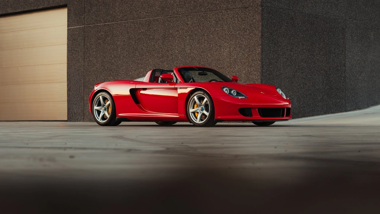 2005 Porsche Carrera GT - Image 15 of 31