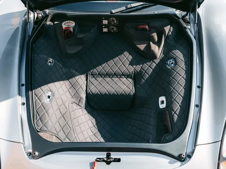 2005 Porsche Carrera GT - Image 28 of 31