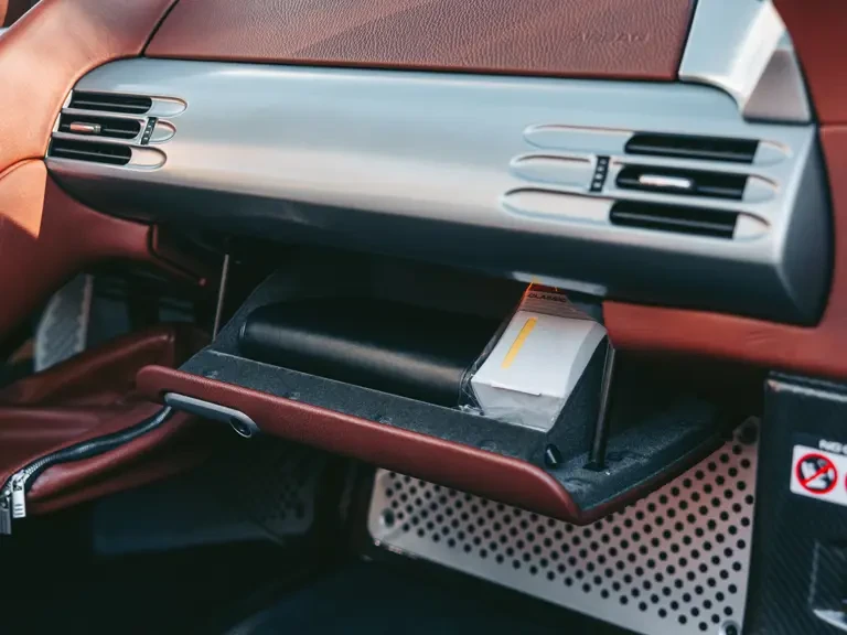 2005 Porsche Carrera GT - Image 27 of 31