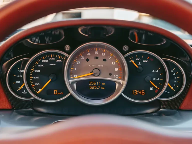 2005 Porsche Carrera GT - Image 13 of 31