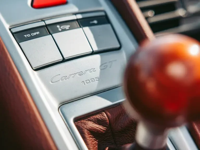 2005 Porsche Carrera GT - Image 22 of 31