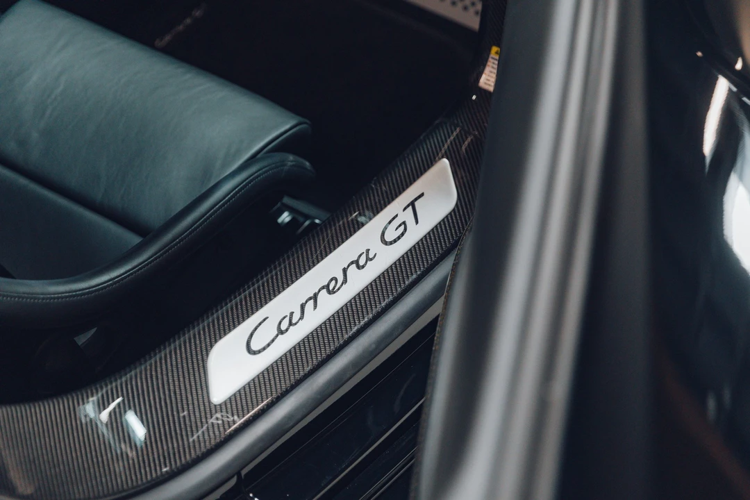2005 Porsche Carrera GT - Image 14 of 15