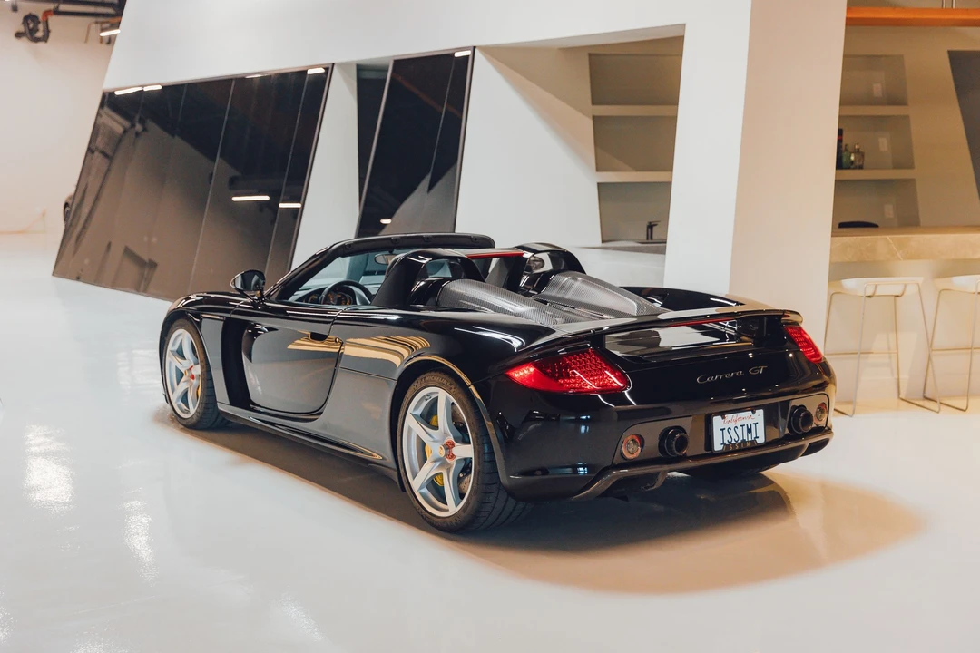 2005 Porsche Carrera GT - Image 6 of 15