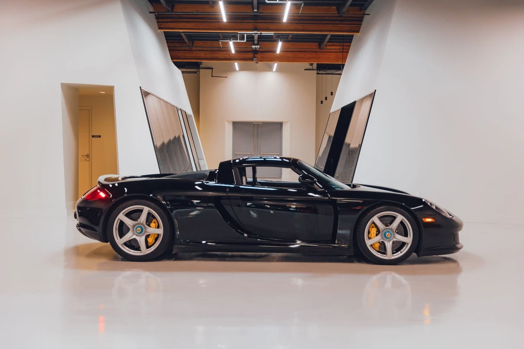 2005 Porsche Carrera GT - Image 5 of 15