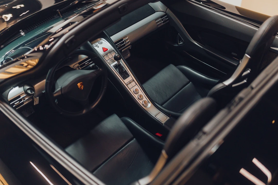 2005 Porsche Carrera GT - Image 11 of 15