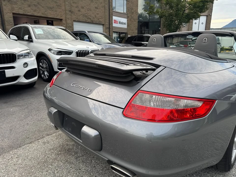 2005 Porsche Carrera GT - Image 11 of 20