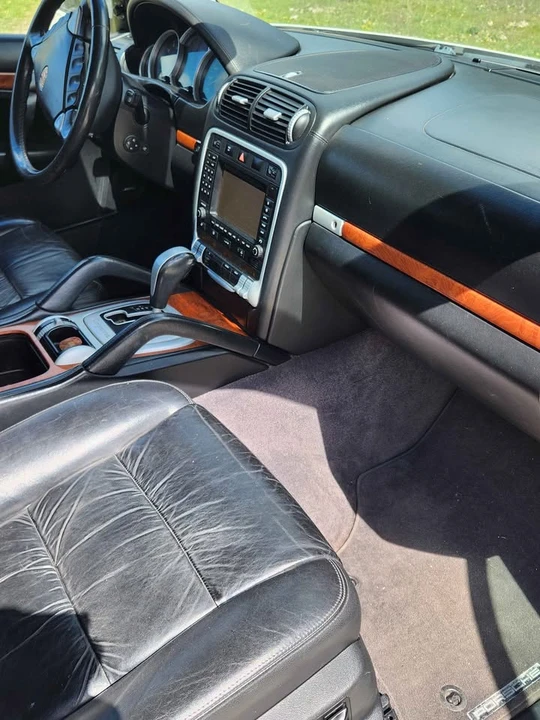 2005 Porsche Cayenne - Image 7 of 10