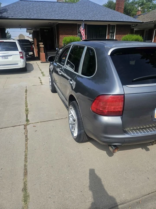 2005 Porsche Cayenne - Image 3 of 5