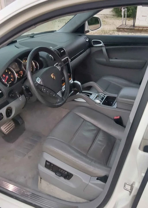 2005 Porsche 955/957 Cayenne - Image 5 of 10