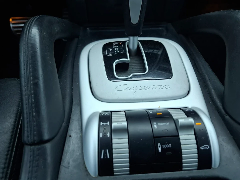 2005 Porsche 955/957 Cayenne S - Image 24 of 30