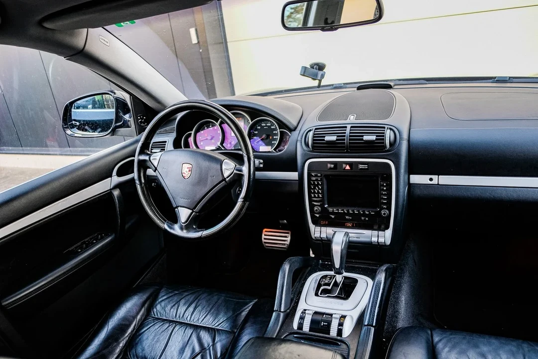 2005 Porsche 955/957 Cayenne S - Image 13 of 30