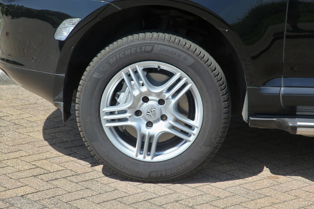 2005 Porsche 955/957 Cayenne S - Image 16 of 30