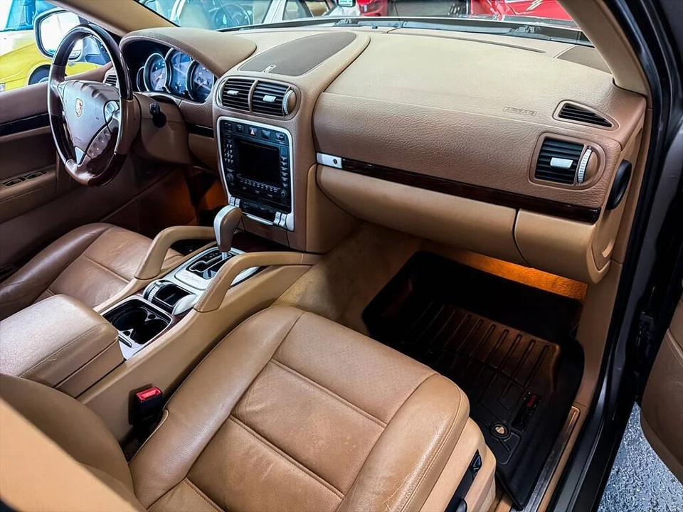 2005 Porsche 955/957 Cayenne S - Image 26 of 31