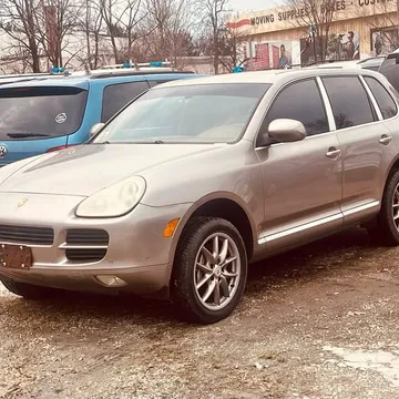 2005 Porsche Cayenne S Hybrid