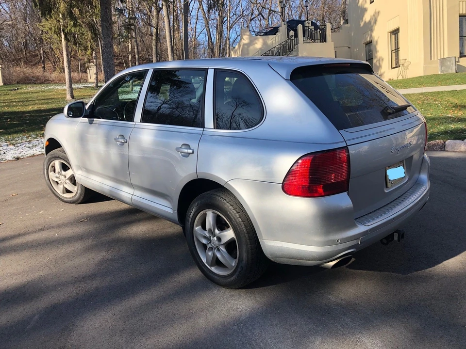2005 Porsche 955/957 Cayenne S - Image 2 of 31