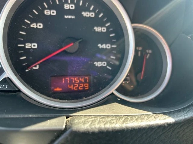 2005 Porsche Cayenne - Image 25 of 31