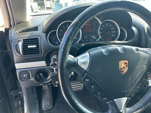 2005 Porsche Cayenne - Image 26 of 31