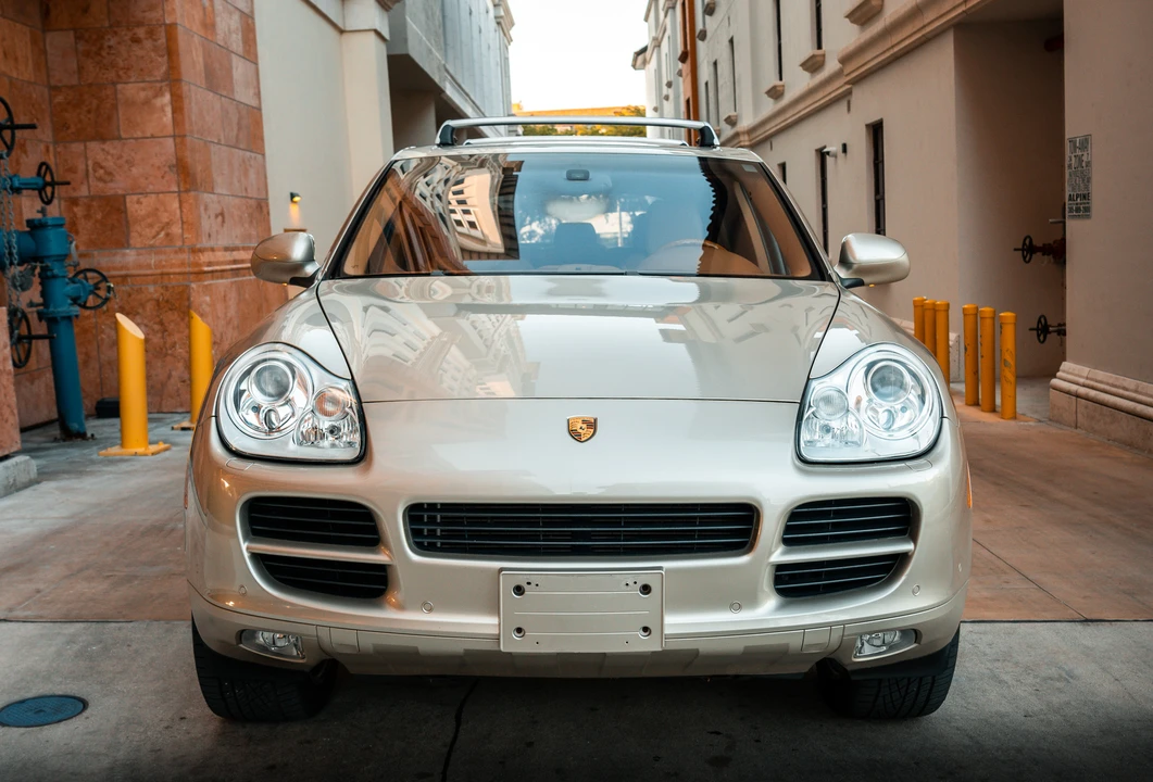 2005 Porsche 955/957 Cayenne S - Image 2 of 31