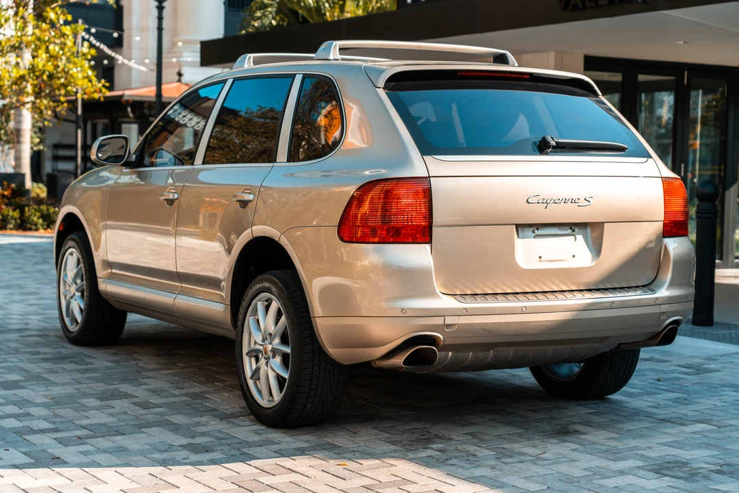 2005 Porsche 955/957 Cayenne S - Image 13 of 31