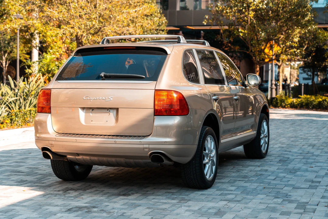 2005 Porsche 955/957 Cayenne S - Image 16 of 31