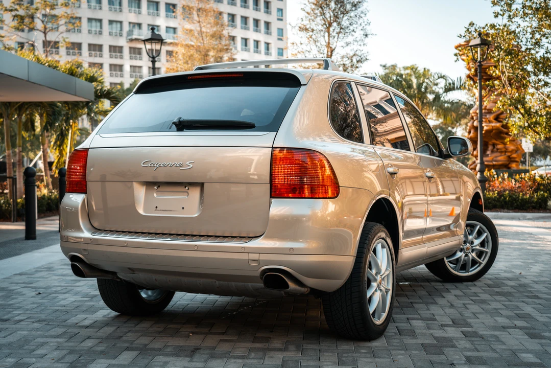 2005 Porsche 955/957 Cayenne S - Image 17 of 31