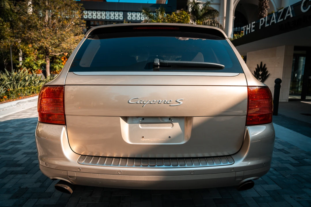 2005 Porsche 955/957 Cayenne S - Image 15 of 31