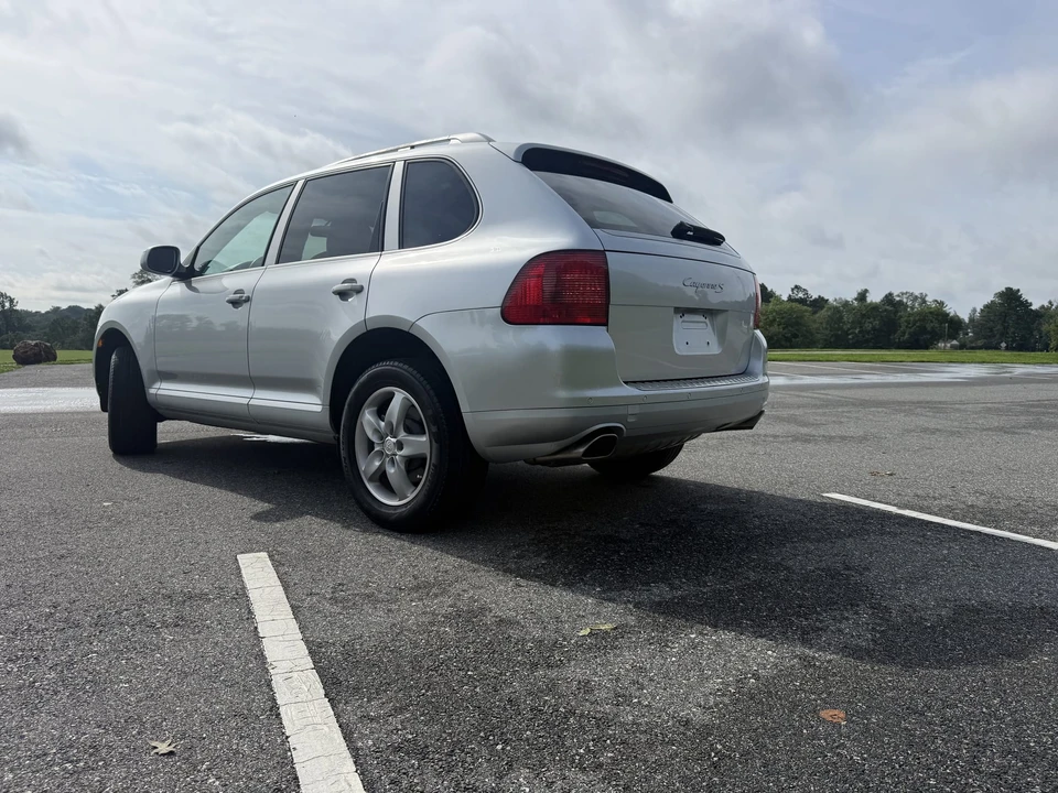 2005 Porsche 955/957 Cayenne S - Image 14 of 31