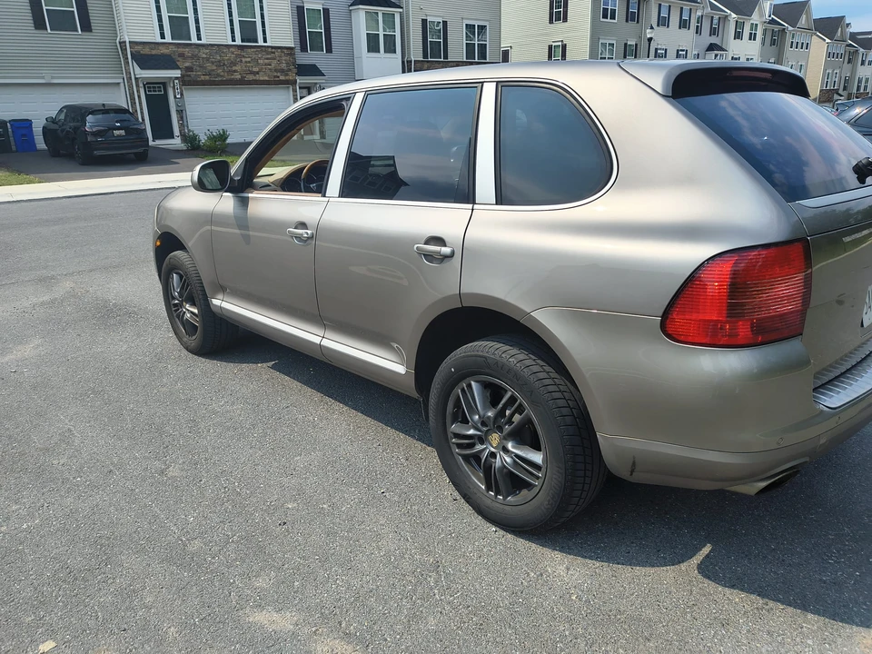 2005 Porsche 955/957 Cayenne S - Image 16 of 31
