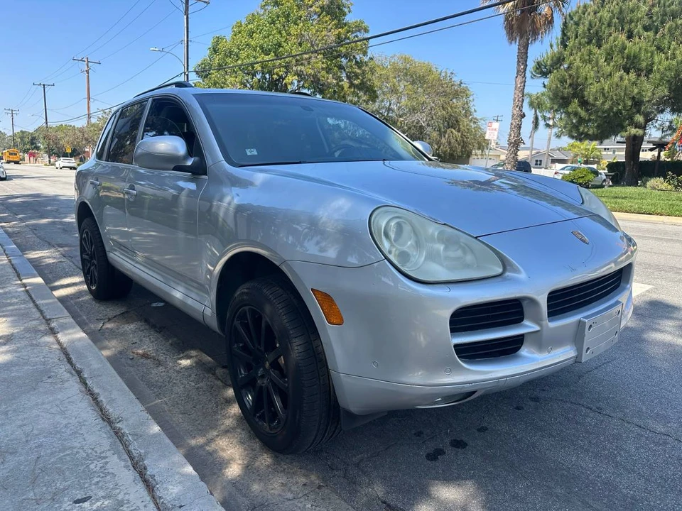 2005 Porsche 955/957 Cayenne S - Image 2 of 19
