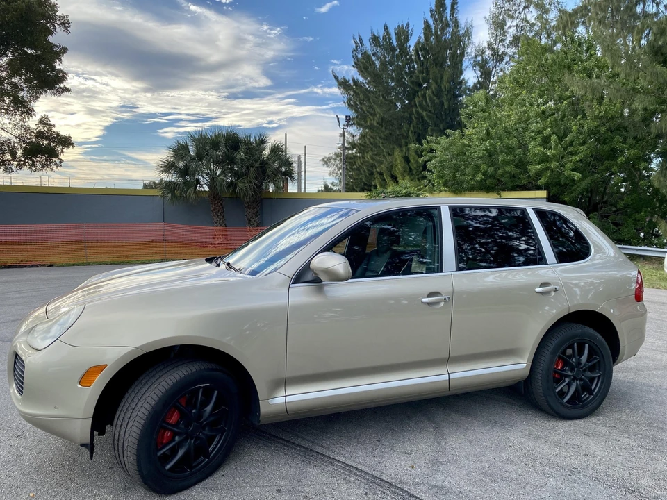 2005 Porsche 955/957 Cayenne Turbo - Image 2 of 31